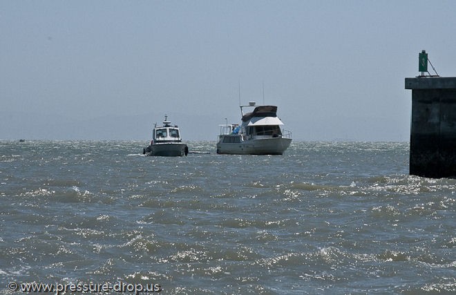 Had not even reached the marina exit before the 1st casualty of the Apocalypse was seen, or was it? © www.pressure-drop.us